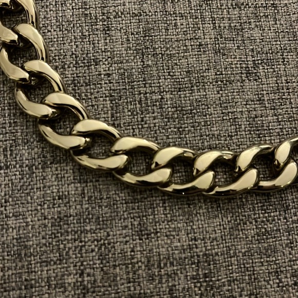 Gold Chain - Picture 2 of 2